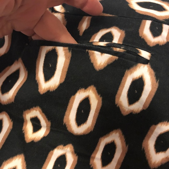 Attention contemporary fit shorts size 16 - Picture 6 of 6